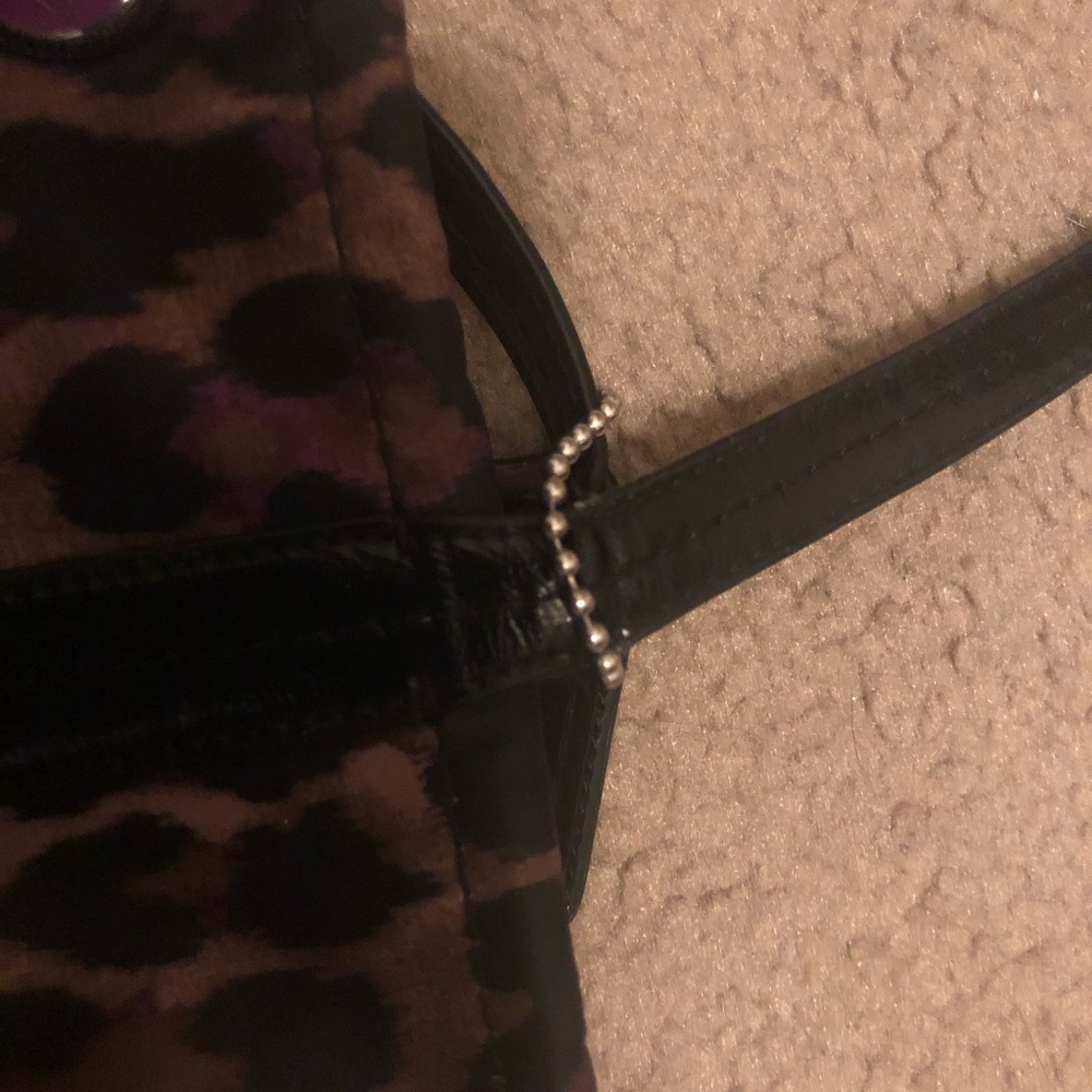 Coach Sateen tote. In Guc. - Picture 7 of 9